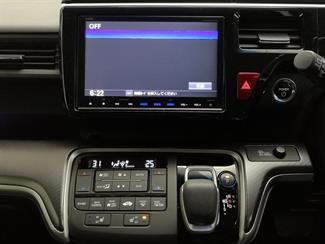 2017 Honda Step Wagon - Thumbnail