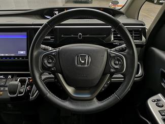 2017 Honda Step Wagon - Thumbnail