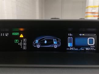 2016 Toyota Prius - Thumbnail