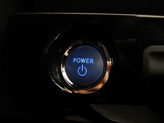 2016 Toyota Prius - Thumbnail