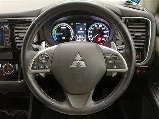 2015 Mitsubishi Outlander - Thumbnail