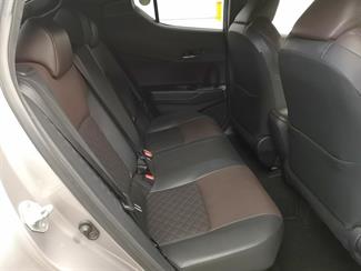 2017 Toyota C-HR - Thumbnail