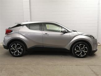 2017 Toyota C-HR - Thumbnail