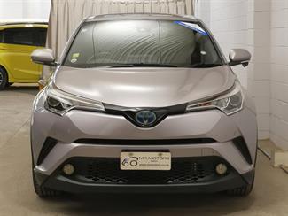 2017 Toyota C-HR - Thumbnail