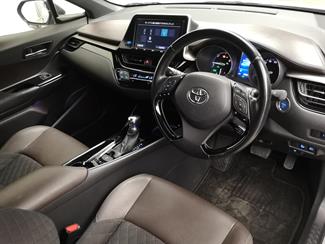 2017 Toyota C-HR - Thumbnail