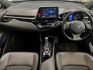 2017 Toyota C-HR - Thumbnail