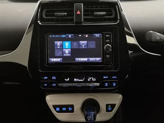 2017 Toyota Prius - Thumbnail