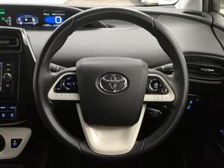 2017 Toyota Prius - Thumbnail