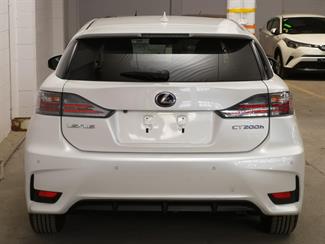 2015 Lexus CT 200H - Thumbnail