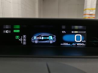 2017 Toyota Prius - Thumbnail