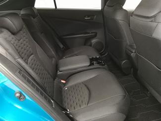 2017 Toyota Prius - Thumbnail