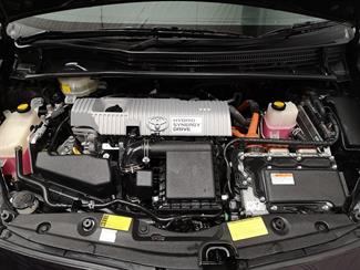 2013 Toyota Prius - Thumbnail