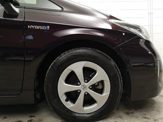 2013 Toyota Prius - Thumbnail