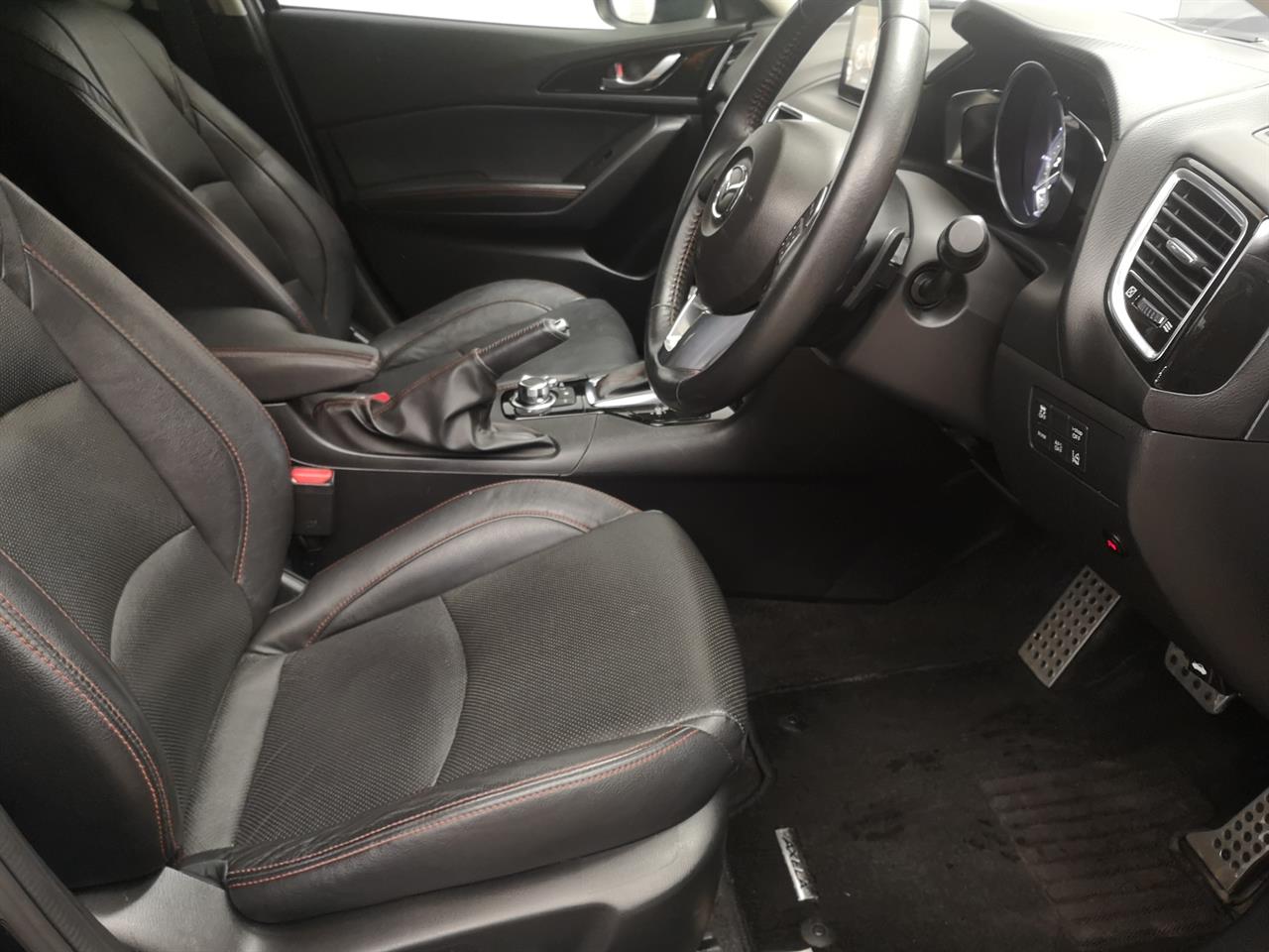 2014 Mazda Axela