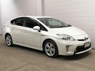 2014 Toyota Prius - Thumbnail