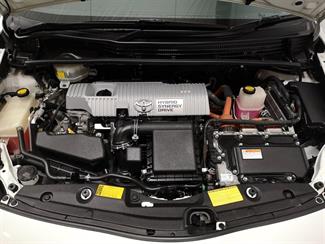 2014 Toyota Prius - Thumbnail