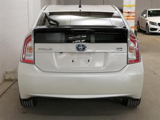 2014 Toyota Prius - Thumbnail
