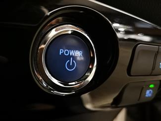 2017 Toyota Prius - Thumbnail