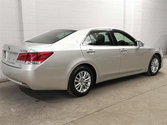 2015 Toyota Crown - Thumbnail