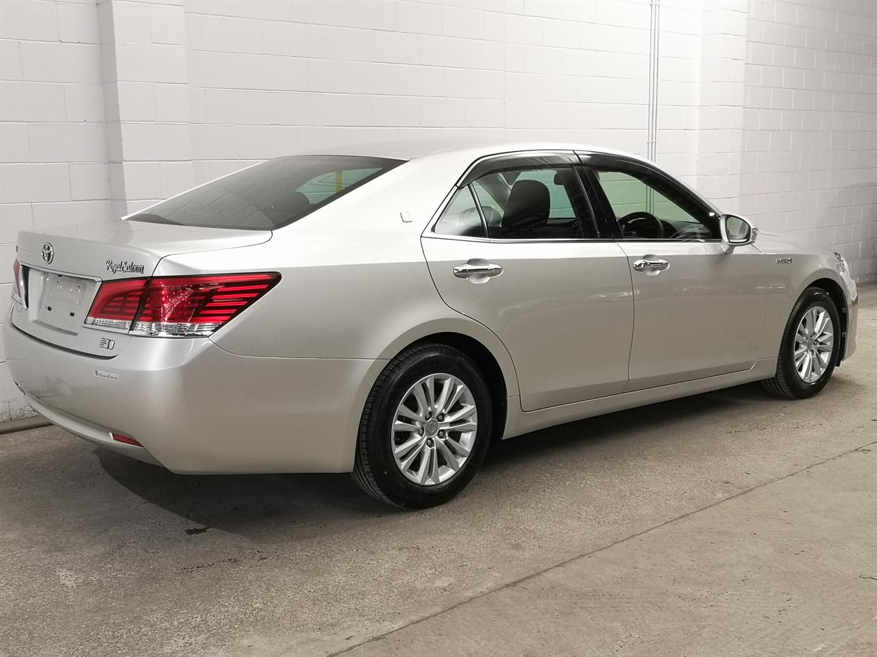 2015 Toyota Crown