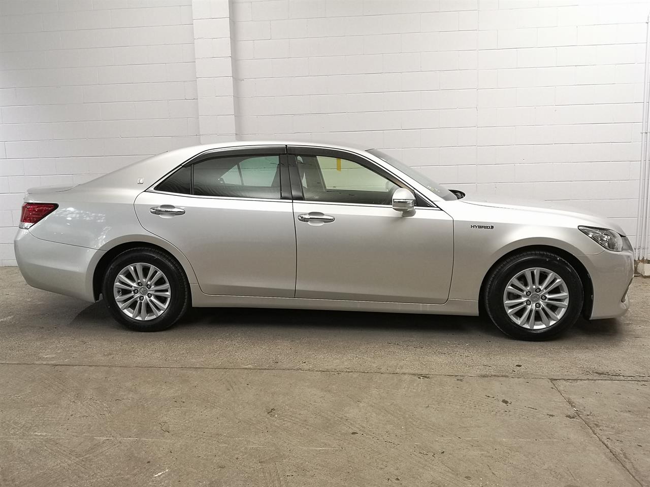 2015 Toyota Crown