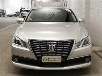 2015 Toyota Crown - Thumbnail