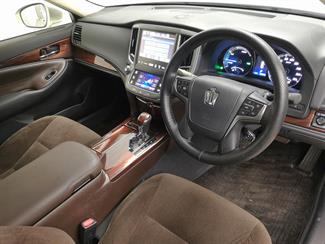 2015 Toyota Crown - Thumbnail