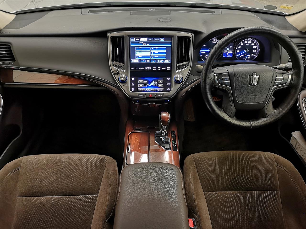 2015 Toyota Crown