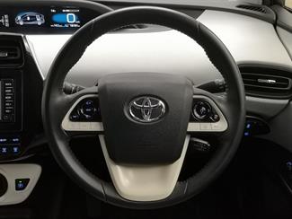 2016 Toyota Prius - Thumbnail