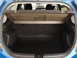 2013 Toyota Aqua - Thumbnail
