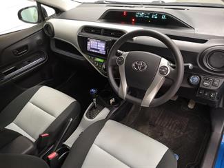 2013 Toyota Aqua - Thumbnail