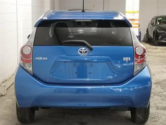 2015 Toyota Aqua - Thumbnail