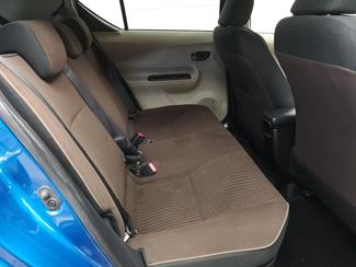 2015 Toyota Aqua - Thumbnail