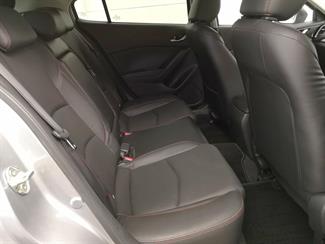 2016 Mazda Axela - Thumbnail