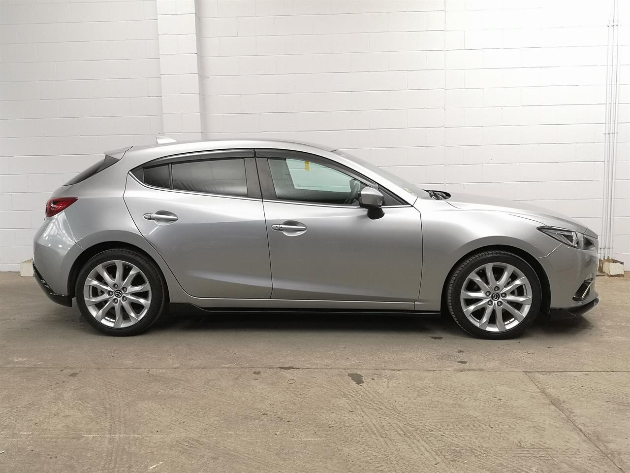 2016 Mazda Axela