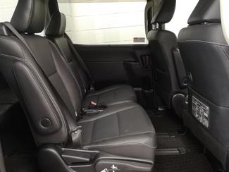2015 Toyota Esquire - Thumbnail