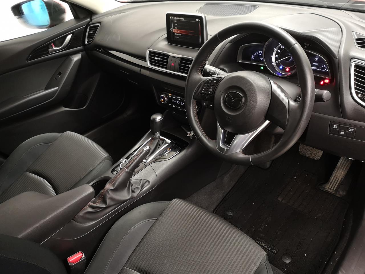 2014 Mazda Axela