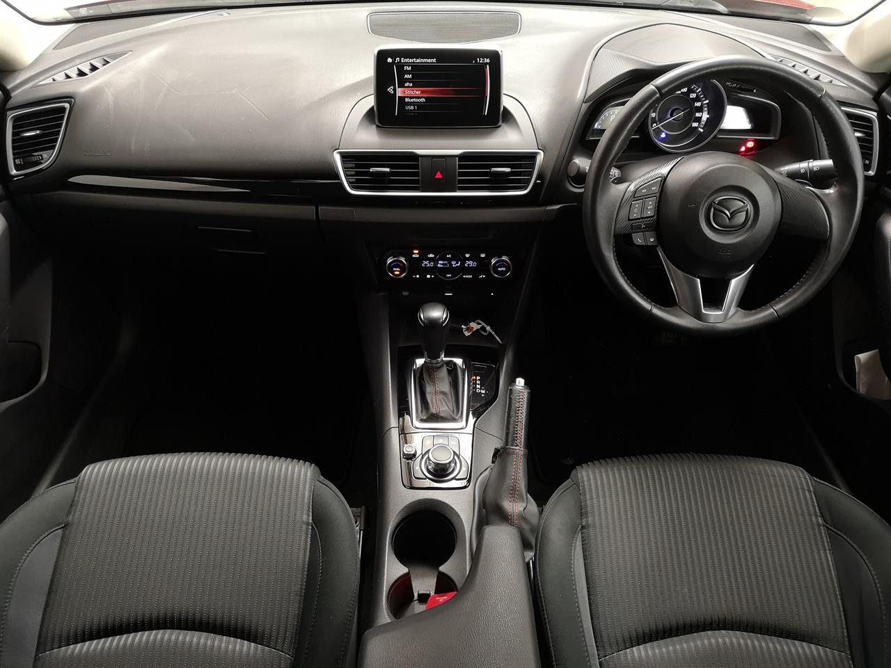 2014 Mazda Axela
