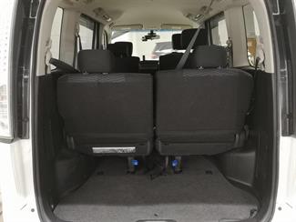 2016 Nissan Serena - Thumbnail