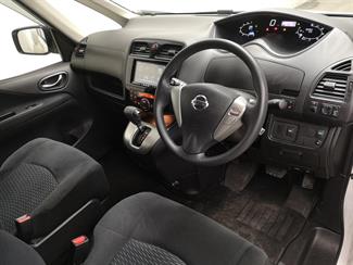 2016 Nissan Serena - Thumbnail