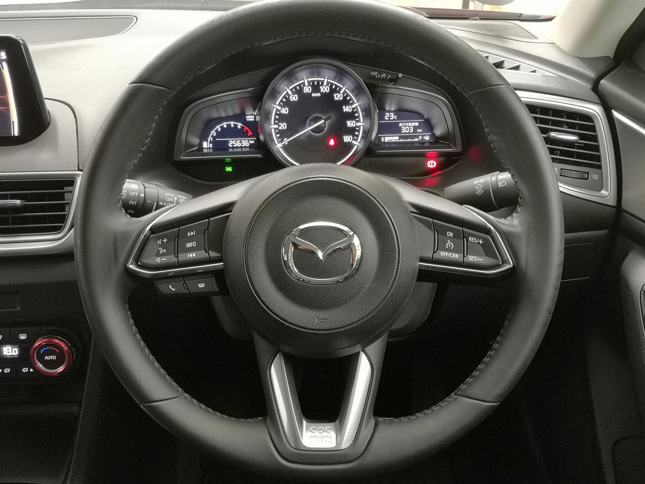 2018 Mazda Axela