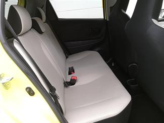 2016 Toyota Vitz - Thumbnail