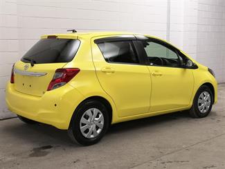 2016 Toyota Vitz - Thumbnail