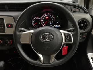 2016 Toyota Vitz - Thumbnail