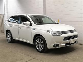 2015 Mitsubishi Outlander - Thumbnail