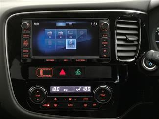 2015 Mitsubishi Outlander - Thumbnail