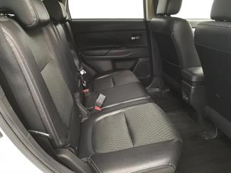 2015 Mitsubishi Outlander - Thumbnail