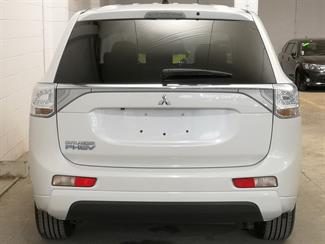 2015 Mitsubishi Outlander - Thumbnail