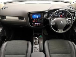 2015 Mitsubishi Outlander - Thumbnail