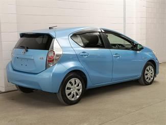 2013 Toyota Aqua - Thumbnail